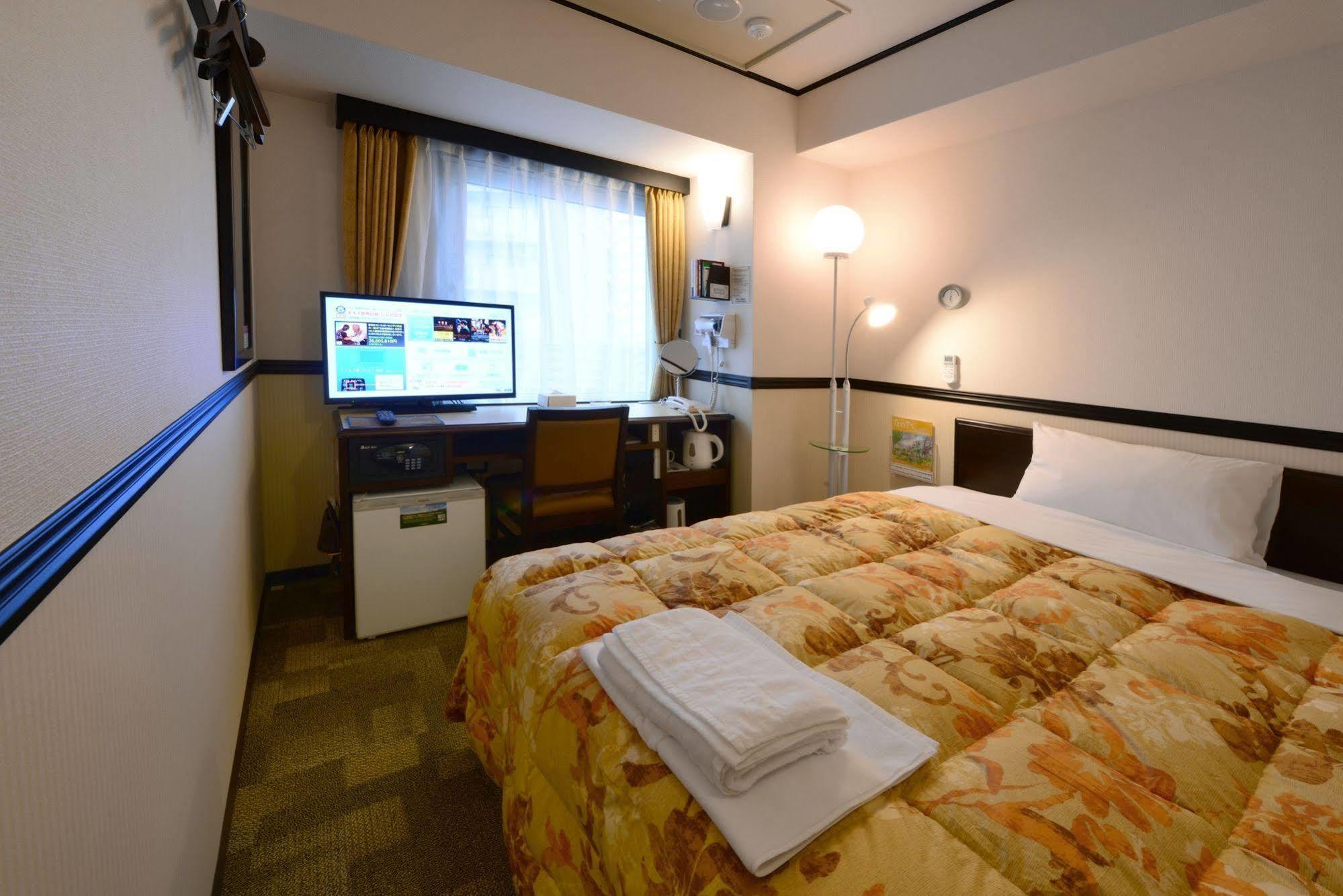 Toyoko Inn Hokkaido Sapporo-Eki Minami-Guchi Kültér fotó
